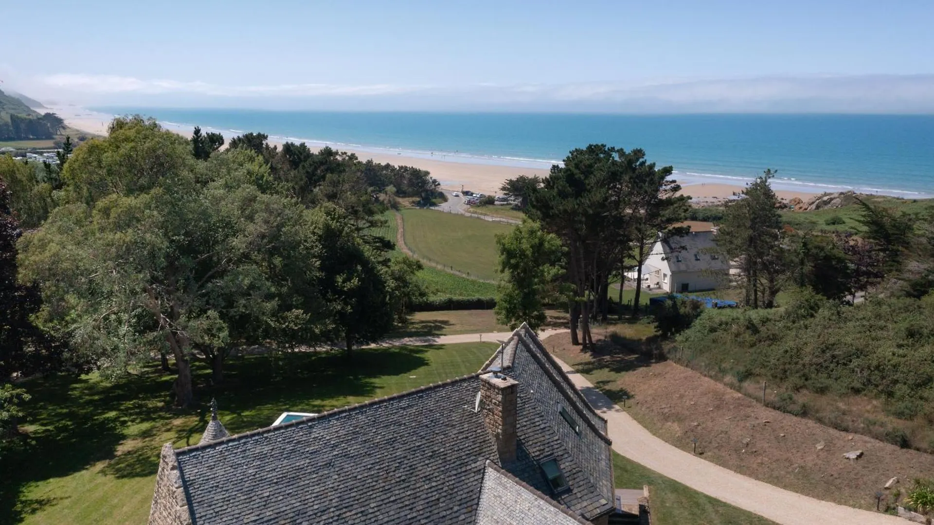 Villa Marine - Proche Plage, Piscine, Jacuzzi Erquy